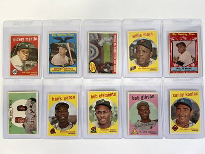 1959 Topps Complete Baseball Card Set of 572: In plastic sheets and binder. This set has many Hall of Famers and super stars that include Bob Gibson Rookie, Mantles (3); Willie Mays (3); Hank Aaron (3); Clemente; Koufax; Maris; FR Robinson; BR Ro