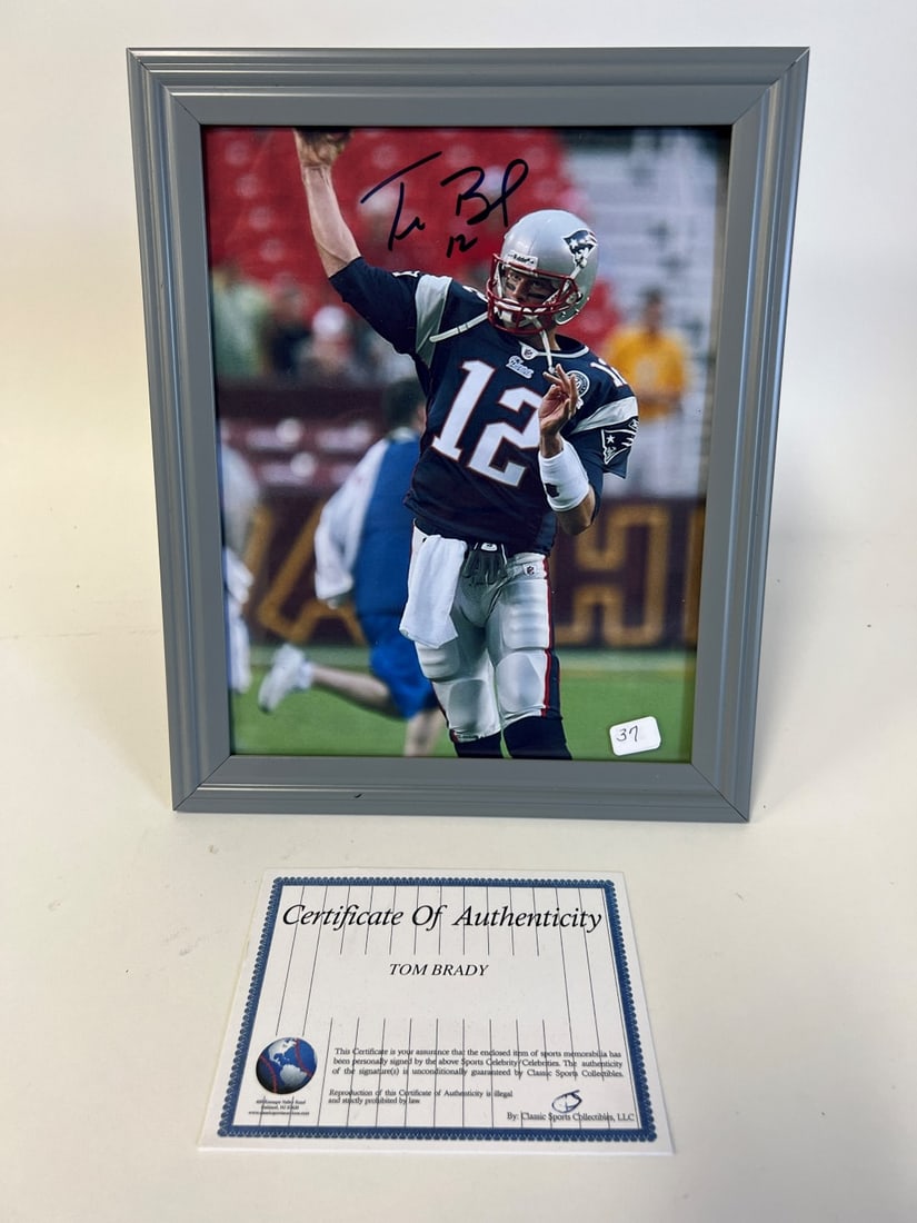 Tom Brady Autographed Photo with COA (1 of 2)
