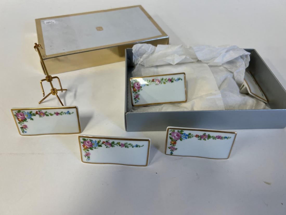 Limoges Porcelain Place Holders (11): Marked Limoges France at the backside.