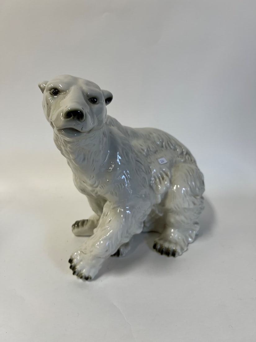Royal Dux Large Polar Bear Figure (1 of 5)