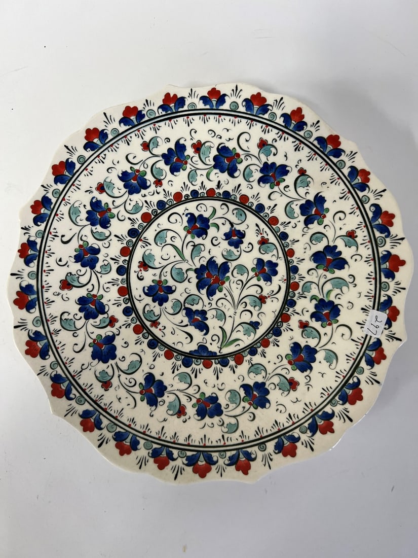 Atolye Anadolu Turkish Charger: Kodriya Soma Kutahya markings at the underside. From the Brooklyn Museum Collection 12"D