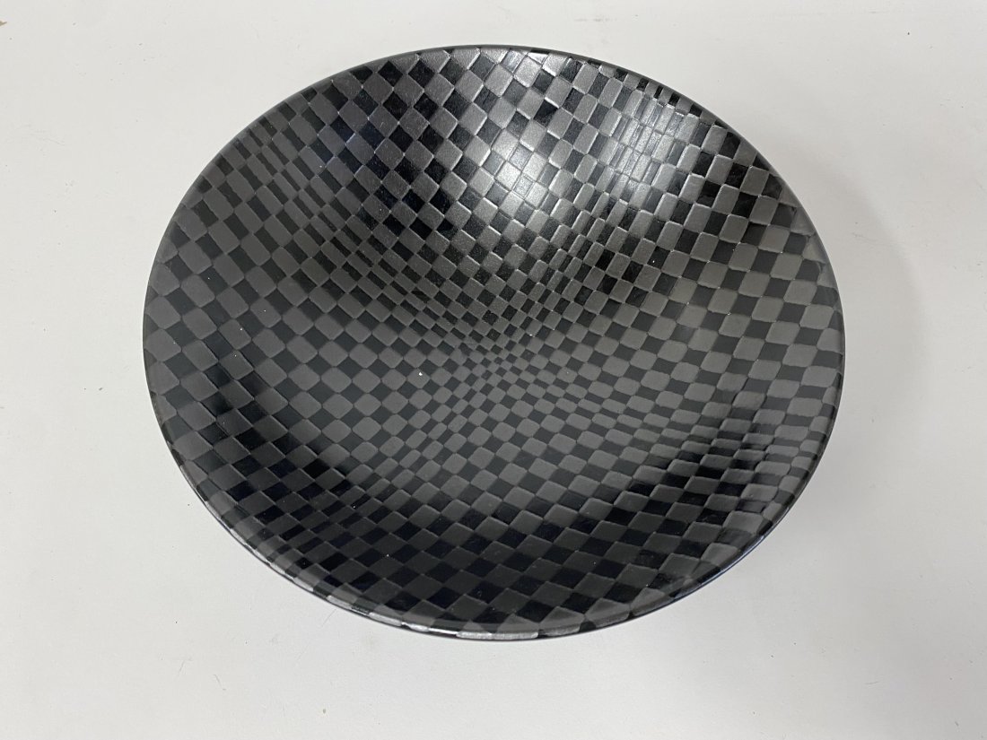 Mid-Century Modern Japanese Basketweave Bowl: Marked with calligraphy marks at the underside. 8 3/4"W