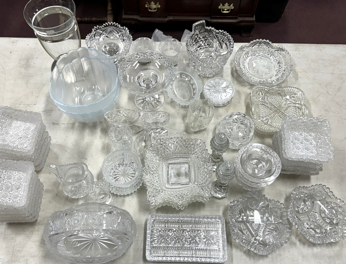 Large Lot of Miscellaneous Glassware (1 of 3)