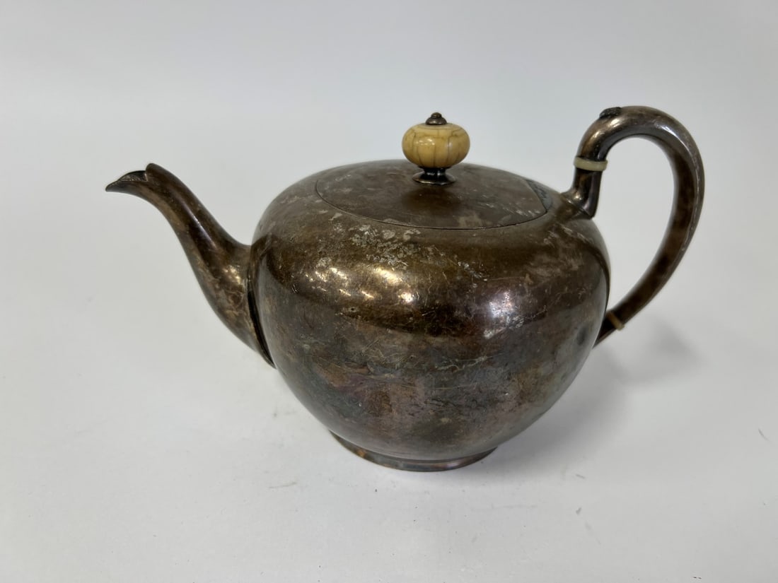 Wilcox New England Silverplate Tea Pot (1 of 3)