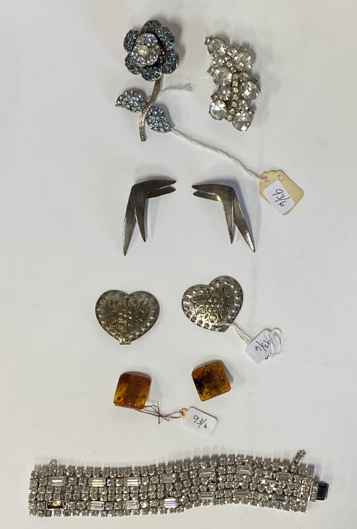 Collector & Dealer's Lot of Costume Jewelry (6): An elaborate rhinestone bracelet of the 1950's (missing one stone)' a pr. of "amber" earrings (clip back); a 1950's rhinestone brooch; a pr. of hand hammered silver earrings; a blue rhinestone 1950's 