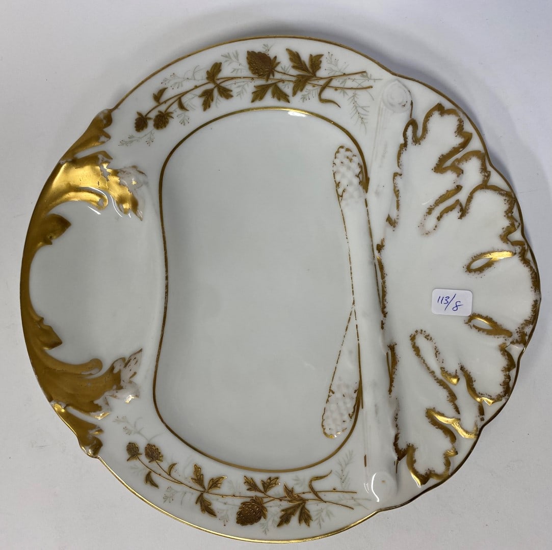 D & Co Limoges Gilt Trimmed Dinner Plates (8): Marked D & C Limoges at the underside. 10 1/4"D Eight in thel lot.