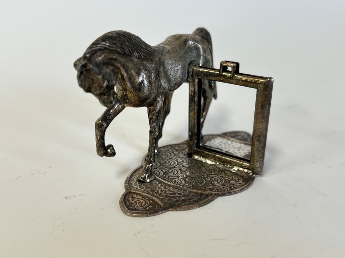 Unusual Hard to Find Figural Placecard/Napkin Holder (1 of 3)