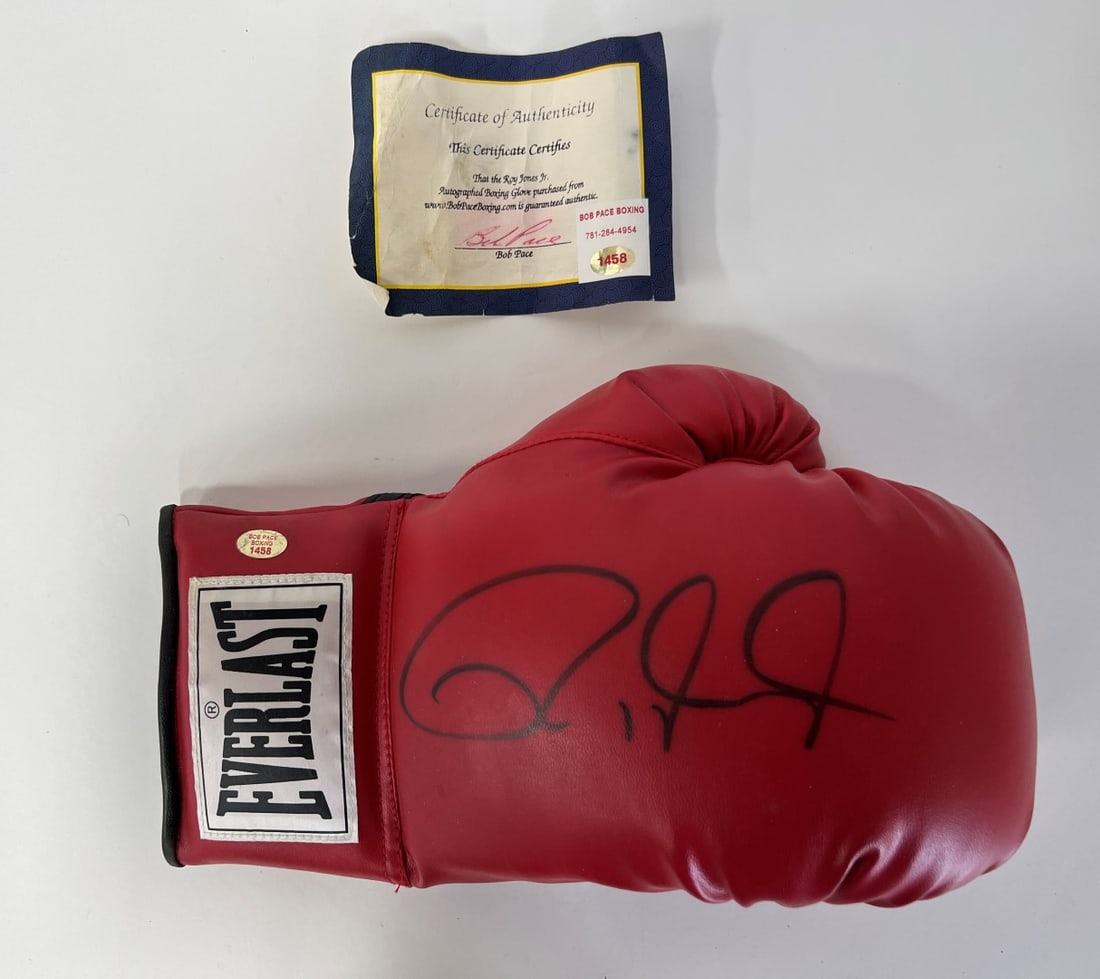 Roy Jones Jr. Signed Everlast Boxing Glove (1 of 4)
