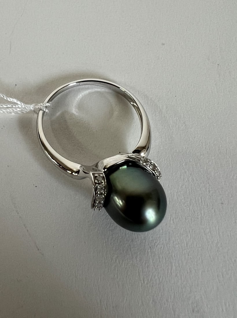 14K Gold Ring with Pearl & Diamonds (1 of 1)