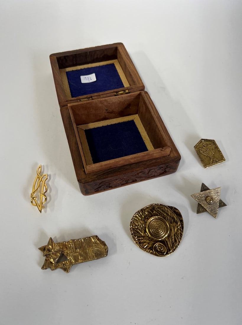 Costume Jewelry Lot Inc. Sgd. Jean David & Other signed. (1 of 13)