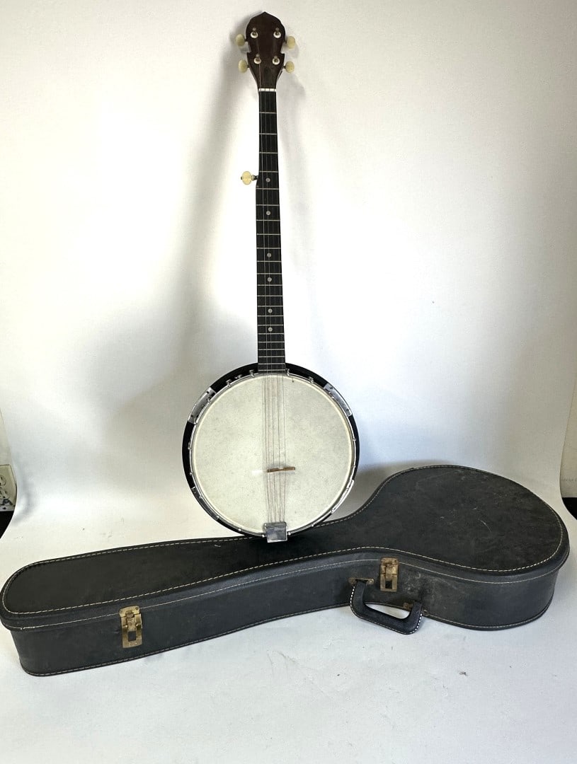 Vintage Banjo with Case (1 of 6)