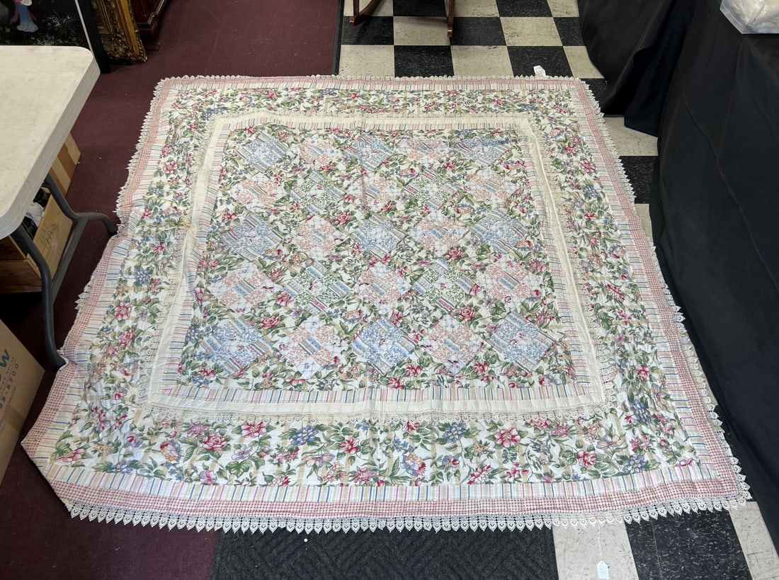 Vintage Crochet Trim Floral Coverlet (1 of 3)