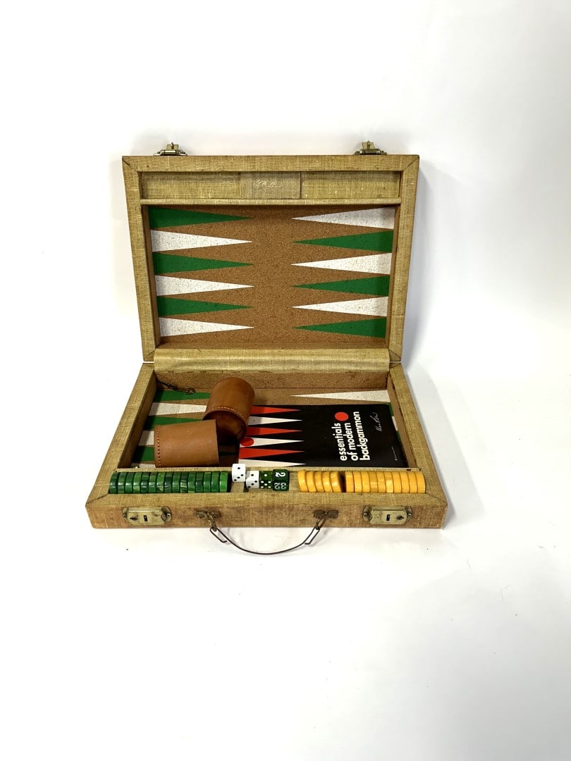 Vintage Crisloid Backgammon set (1 of 4)
