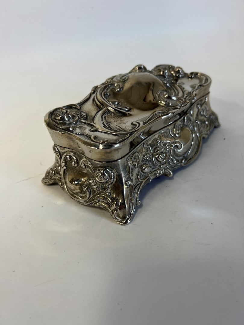 Art Nouveau Fancy Dresser Box (1 of 5)