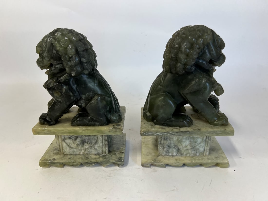 Pr. Jade Foo Lions On Stands (1 of 4)