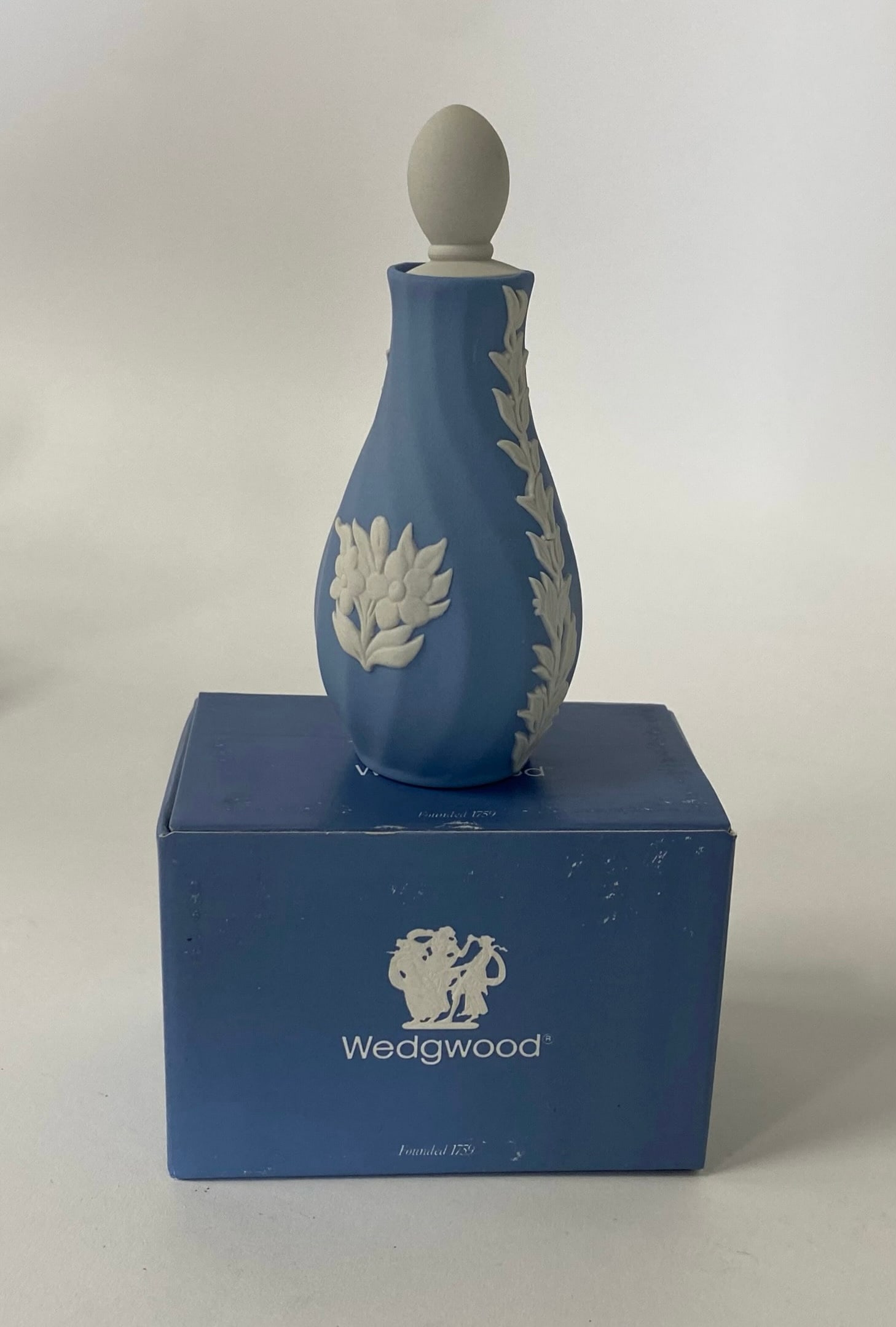 Wedgwood Perfume Bottles (10) (1 of 3)