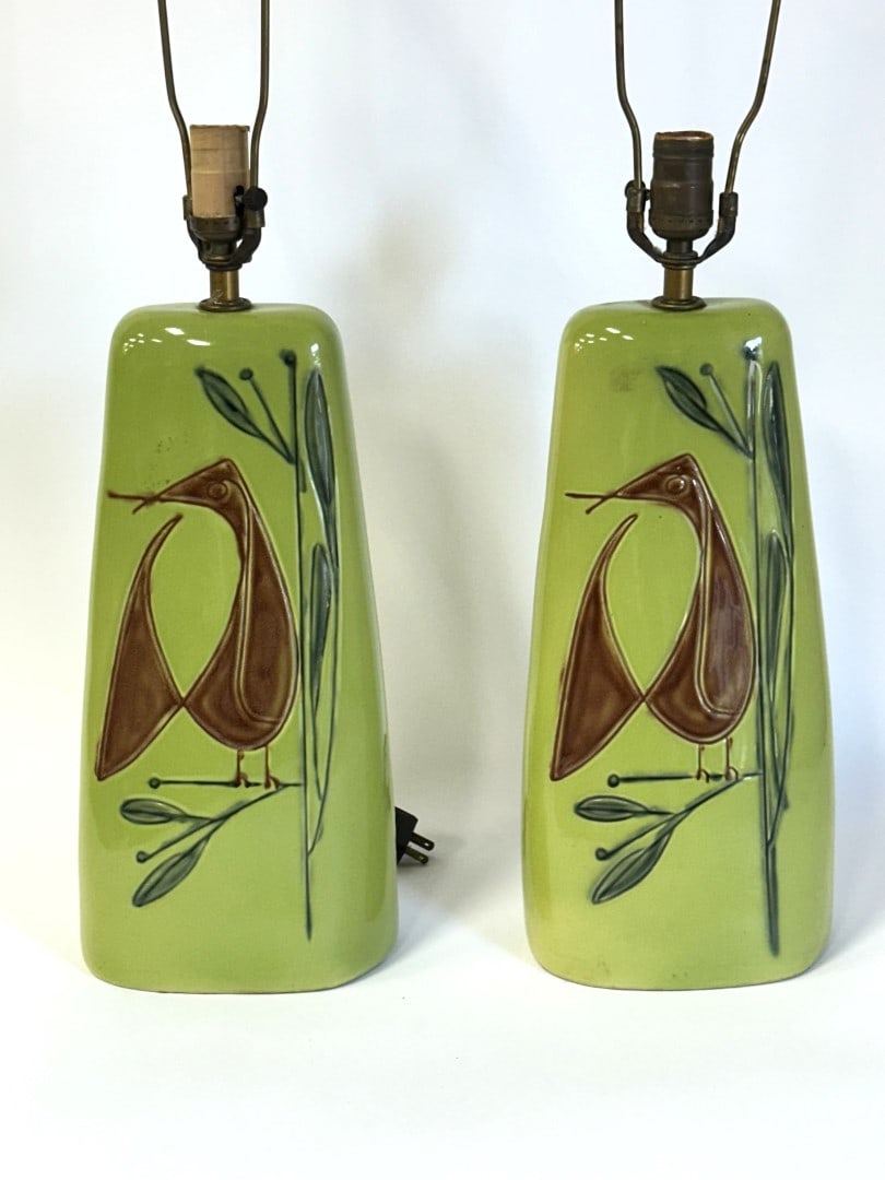 Pair of Mid-Century Modern Avocado Ceramic Table Lamps (1 of 6)