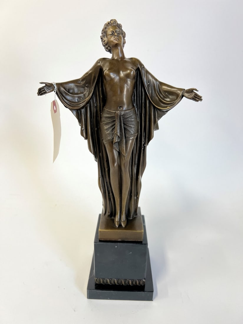 F. Preiss. Bronze Art Deco Girl (1 of 4)