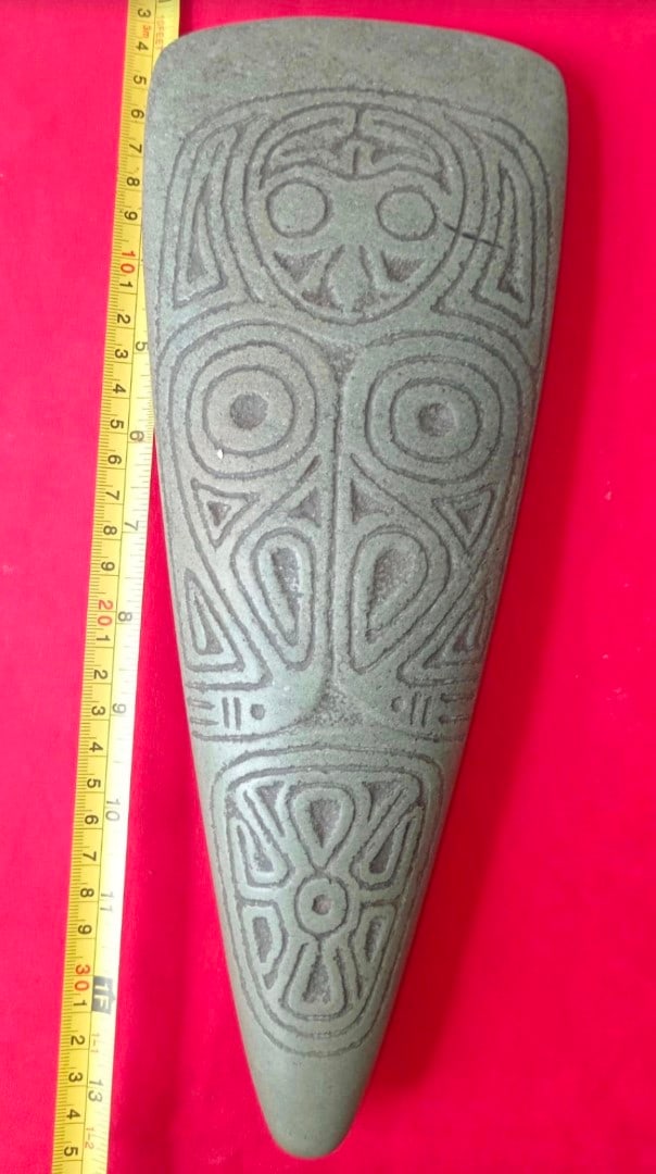 Taino Arawak Green Stone Hacha (1 of 2)