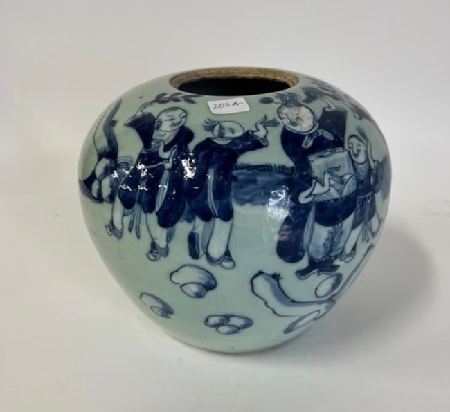 19th C. Chinese Canton Vase (1 of 4)