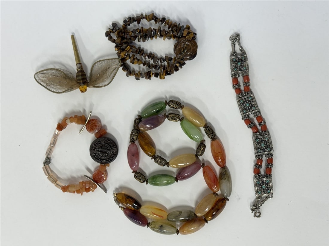 Dealer or Collector's Lot of Vintage Costume Jewelry (5) (1 of 2)