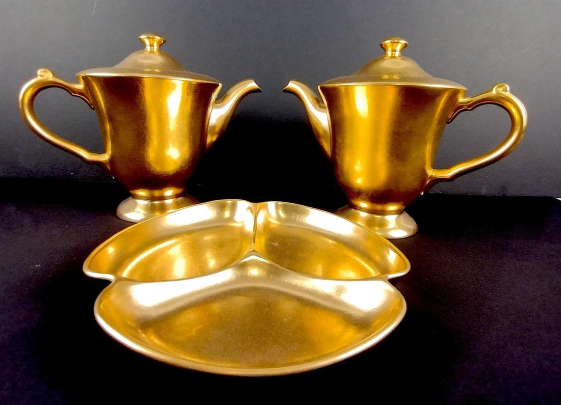 Pickard China. Teapots and Sectioned Dish (3) (1 of 7)