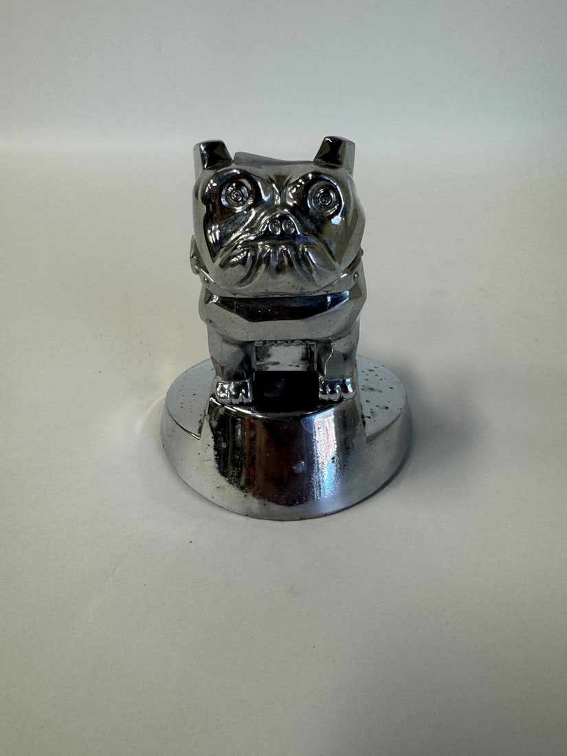 Mack Hood Ornament. Bull Dog: 14MF45 4"H x 5 1/4"W