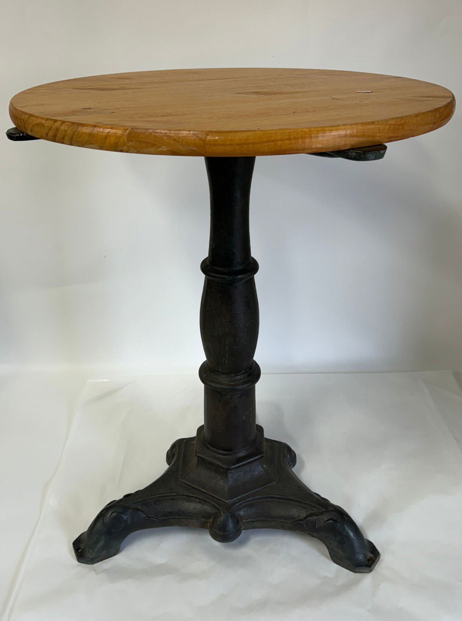 Antique Cast Iron Based Table (1 of 4)