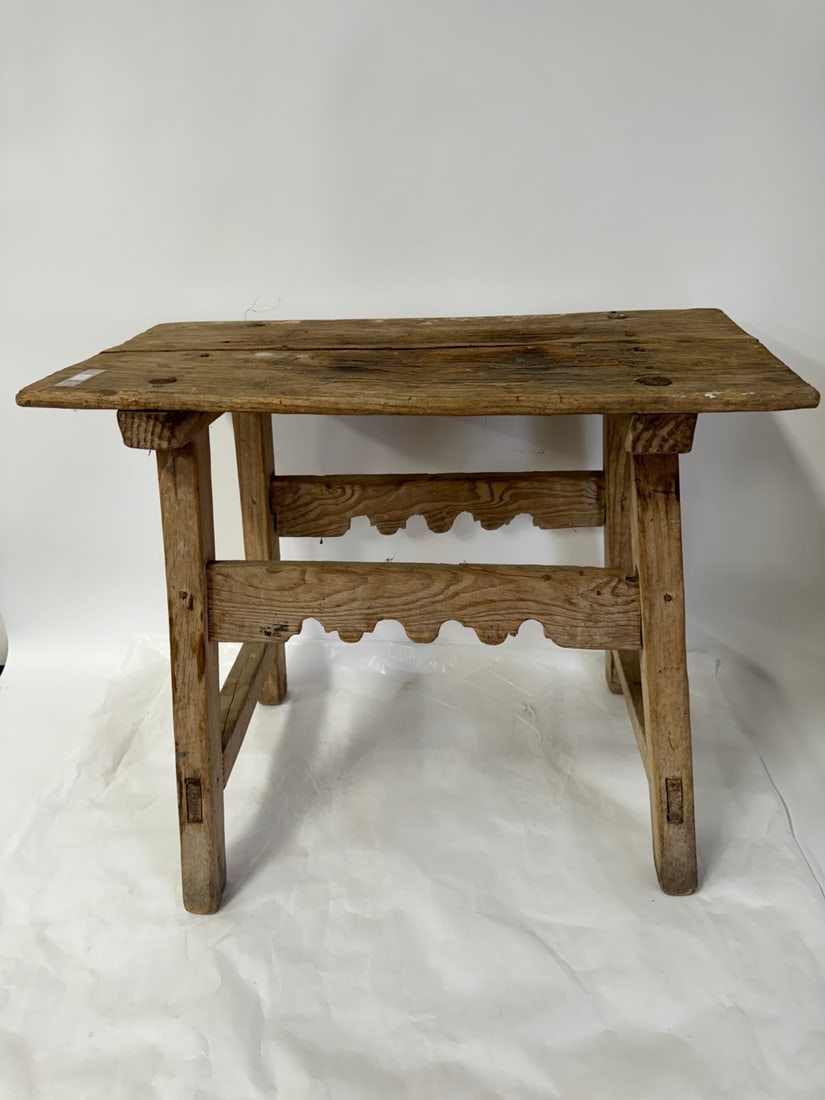 Primitive Pine Table (1 of 3)