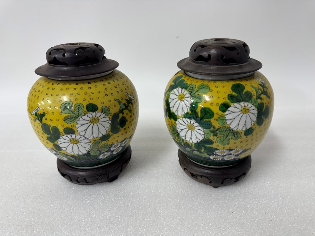Pr. Antique Kutani Ginger Jars. (1 of 3)