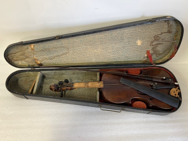 Antique Violin in Case.: As pictured