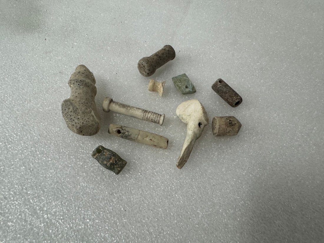 Taino Arawak Stoneware Miniatures (10): Carribean Islands 1000-1500 B. C. Ten Pcs in the lot. 3" to 1/2"