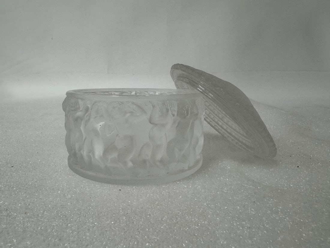 Lalique Stye Box: 3 1.4:H and 4 1.4:/w