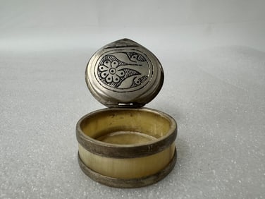 Fine Early Silver Pill Box