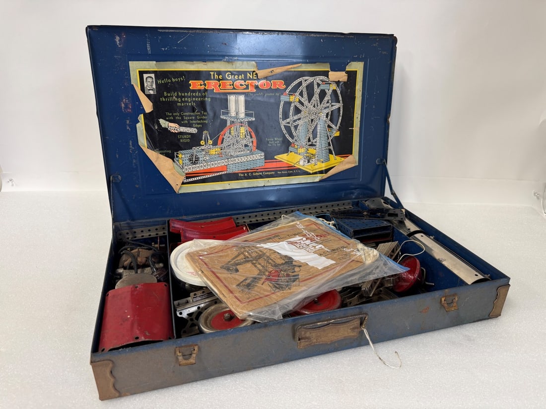 Complete Erector Set in Case (1 of 4)