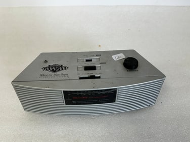 "The Curve" by SUNTONE AM/FM Portable Radio