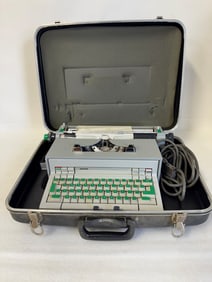 Vintage Oivetti Typewriter PRAXIS 48