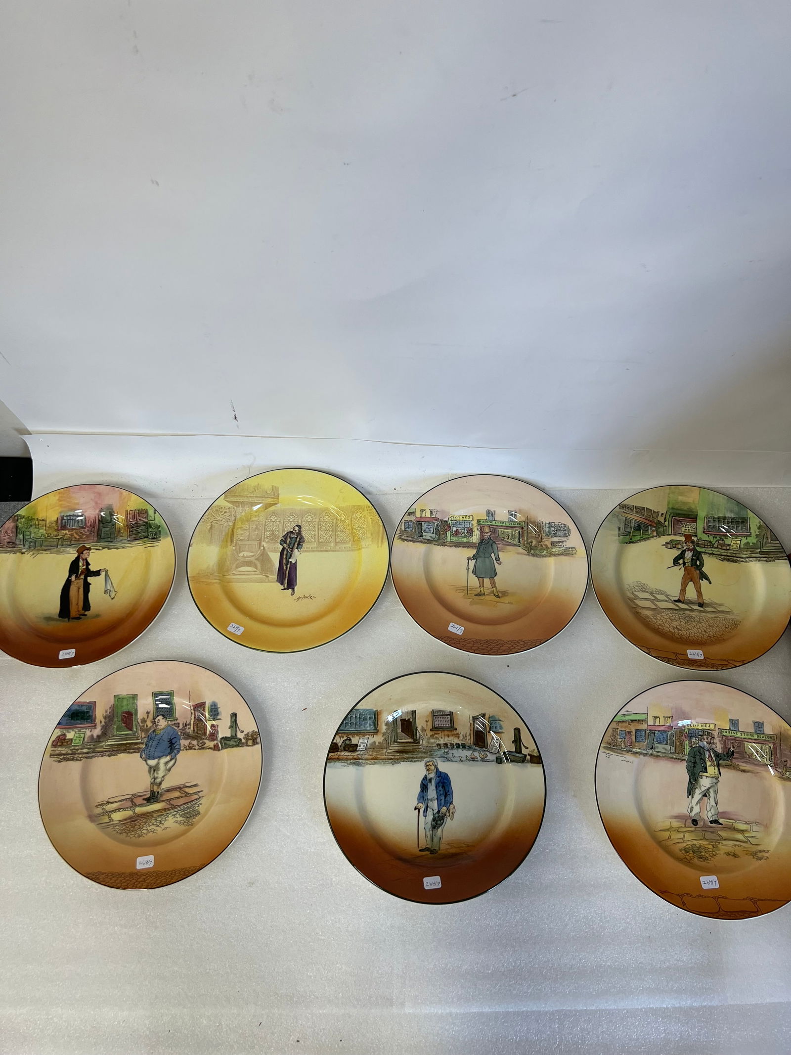 Royal Doulton Dickens Ware Plates & a 7th (1 of 2)