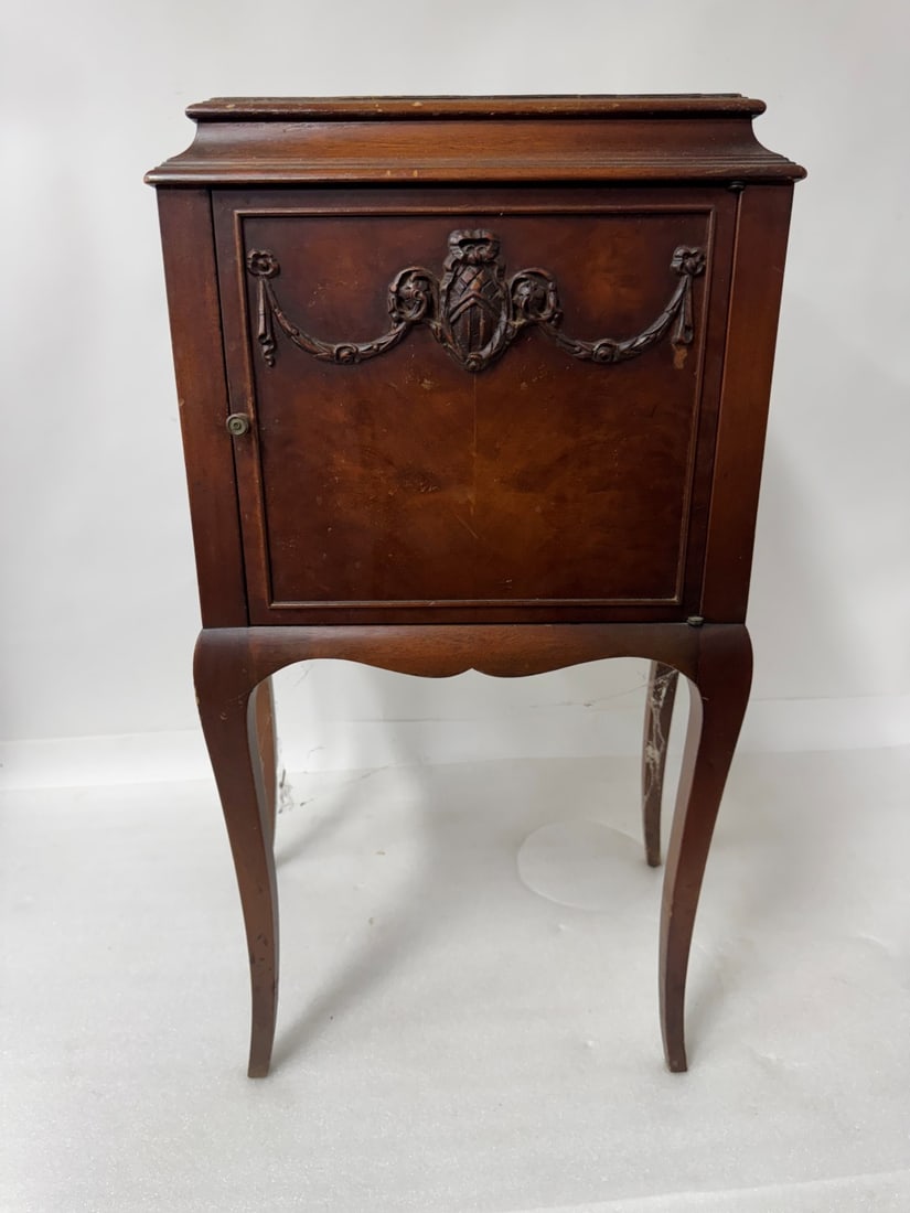 Antique French style night stand 29'' (1 of 3)