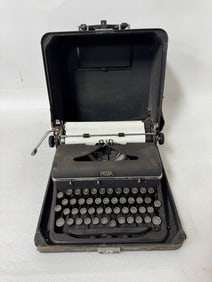 Vintage Royal Quiet Deluxe Typewriter With Case