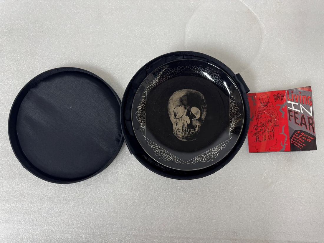 DL & Co Skullery Black Skull Plates (4) 9 1/8'' 9 1/8'': In original case. 4 plates in the lot. Marked D.L & Co at the underside
