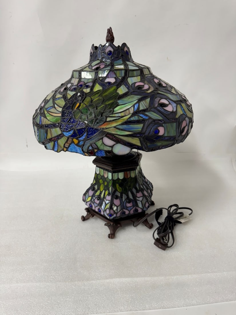 Fine Quality Leaded Peacock Lamp (1 of 3)