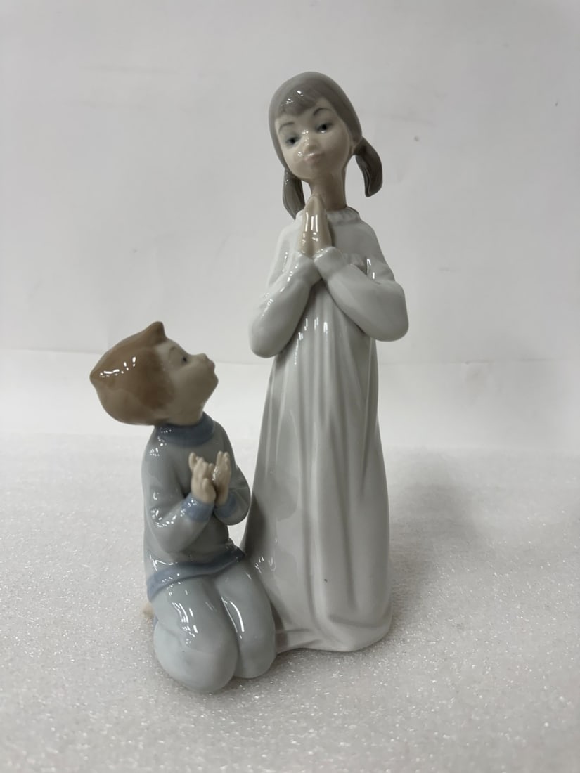 Lladro Figure Teaching to Pray: 9"H