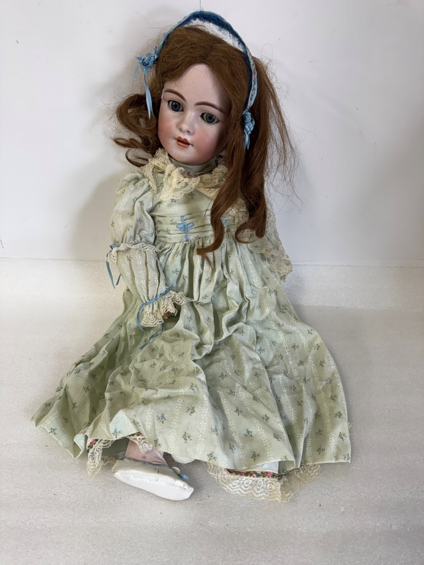 Oversized Bisque Head Antique 28 1/2"HDoll: Marked at the back of the head, DEP Bfeta Wimpern and 15.Sleep eyes, Open mouth