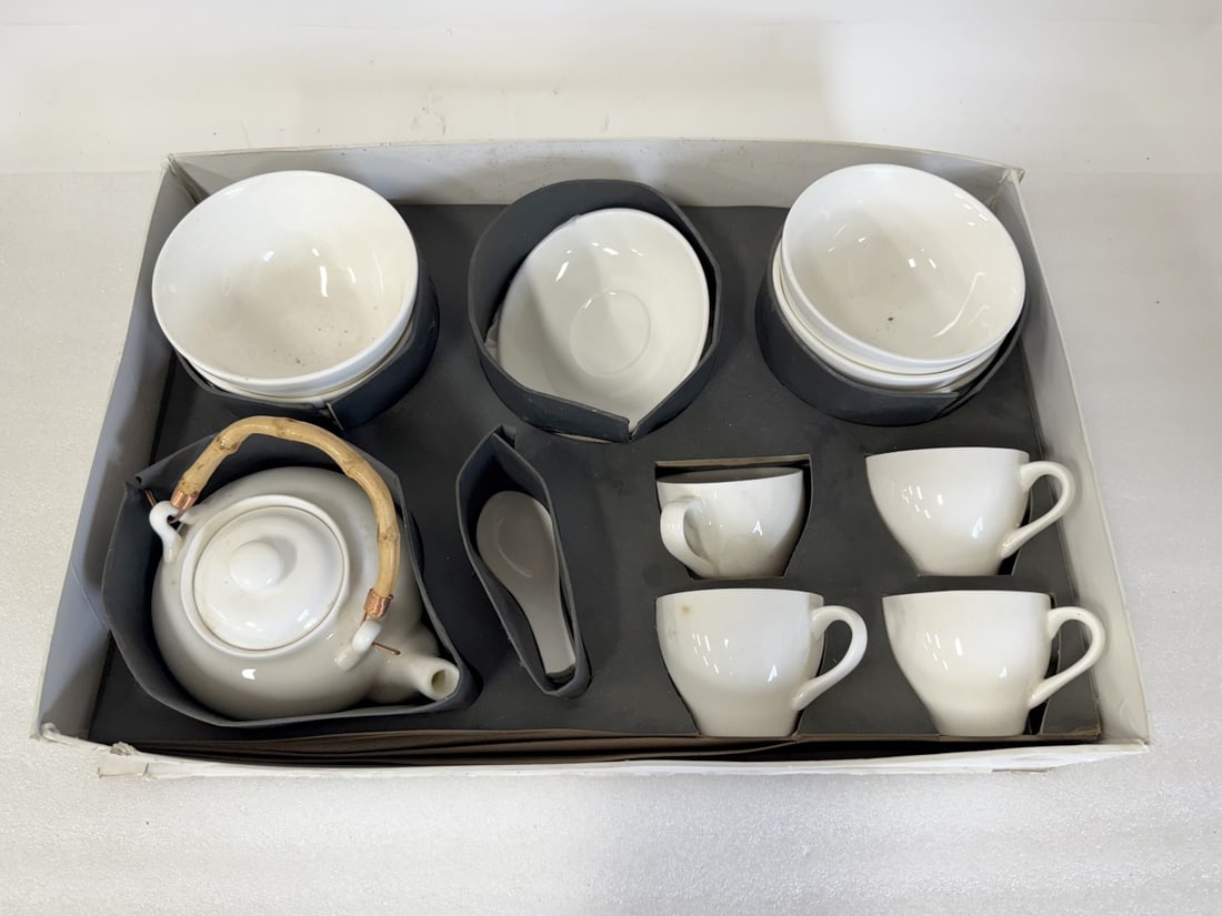 Continental Porcelain Breakfast Set (1 of 2)