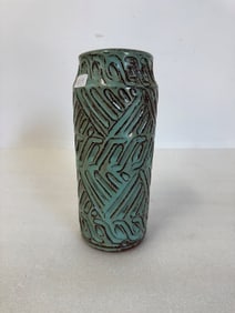 Iguan1 Jack's Belize Pottery Vase.