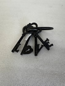 Cast Iron Keys On Ring (4)