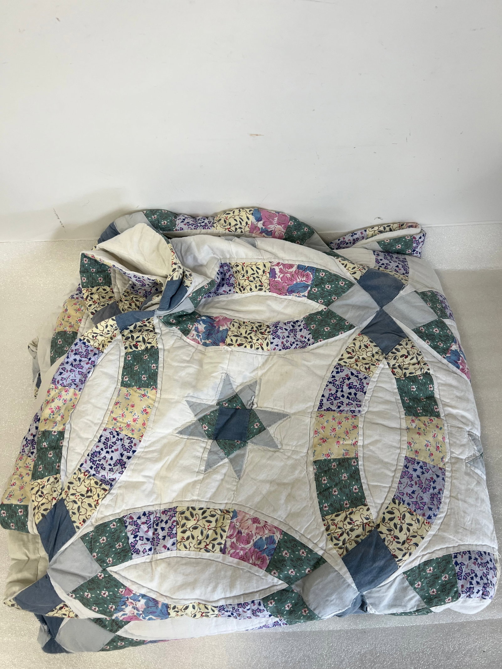 Antique Quilt Dresden Ring: "75 1/2' W, X 95'L