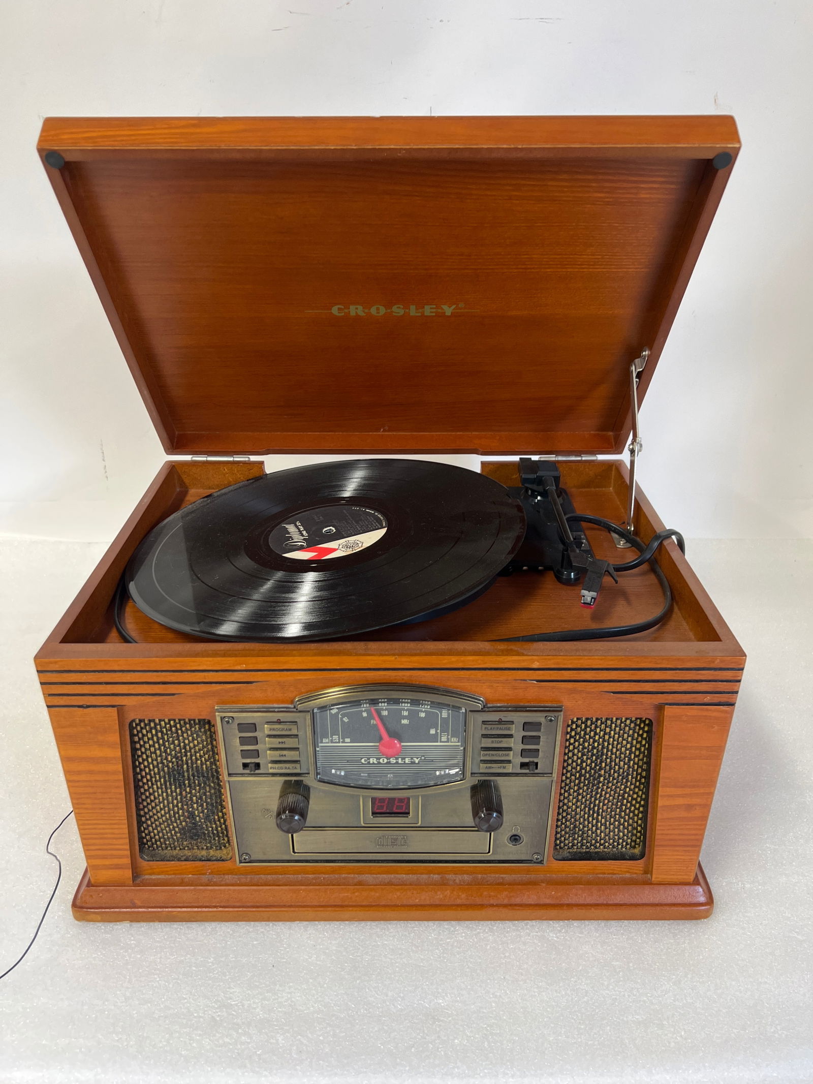 Crosley Oak Cased Radio and Record Player (1 of 1)