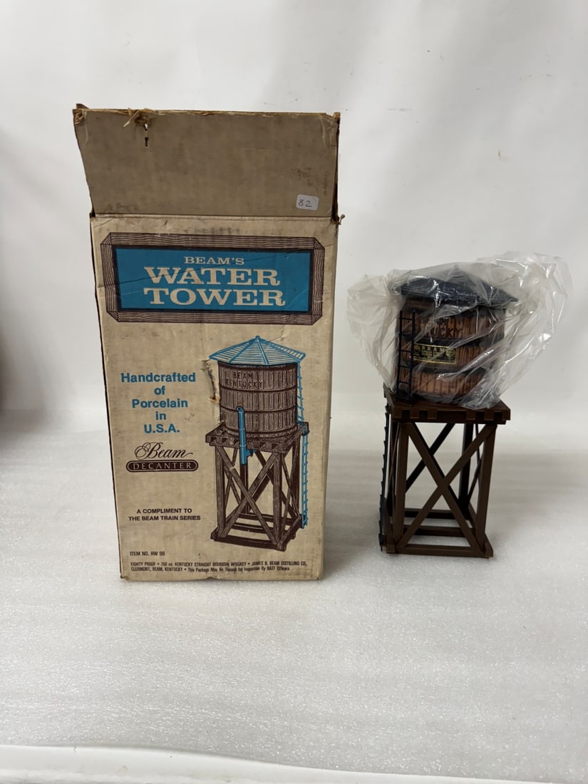 Jim Beam Figural Bourbon Bottle (1 of 3)